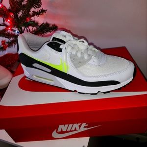 New Nike Air Max 90 Size 10 Men, Size 11.5 Women